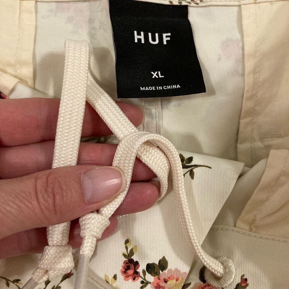 HUF co-ord utility cargo trousers in white with all over floral print Size XL - Picture 3 of 16